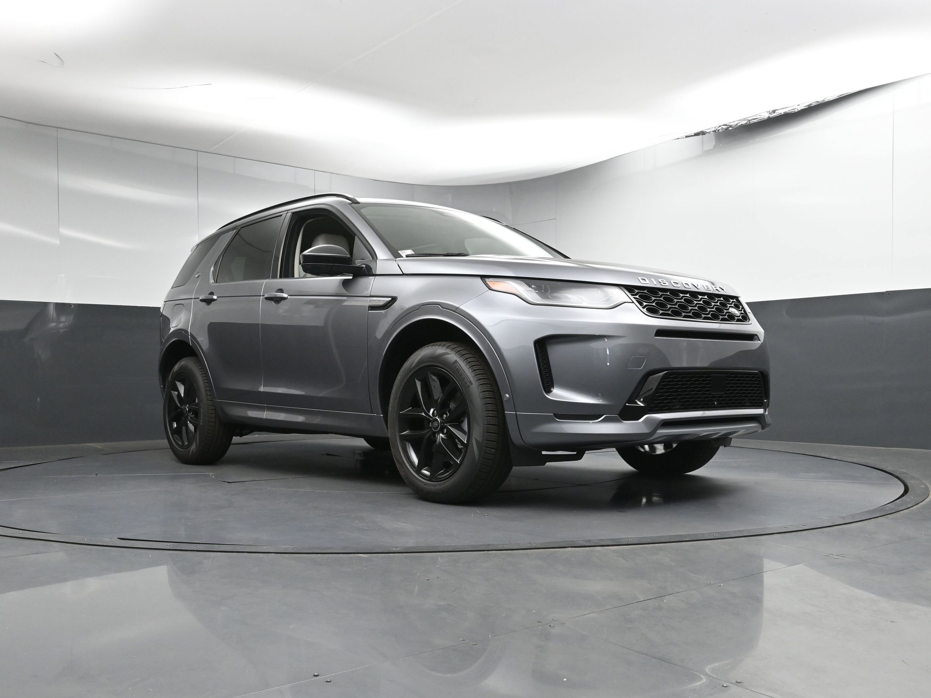 New 2025 Land Rover Discovery Sport S image 27