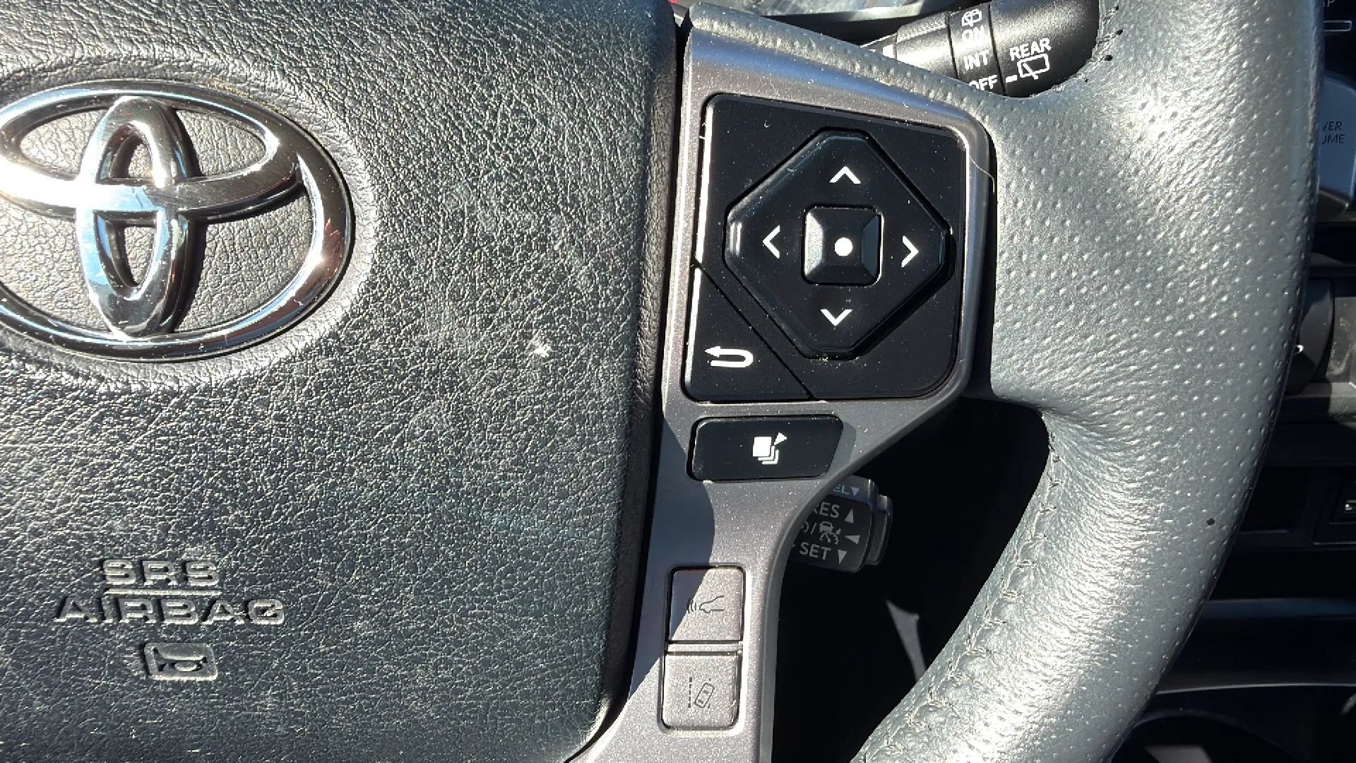 Used 2021 Toyota 4Runner SR5 AWD/4WD image 11