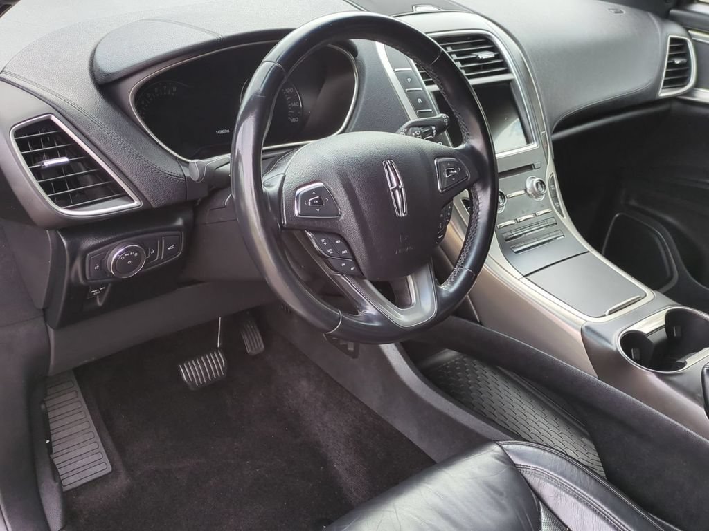 Used 2017 Lincoln MKX Select FWD image 11