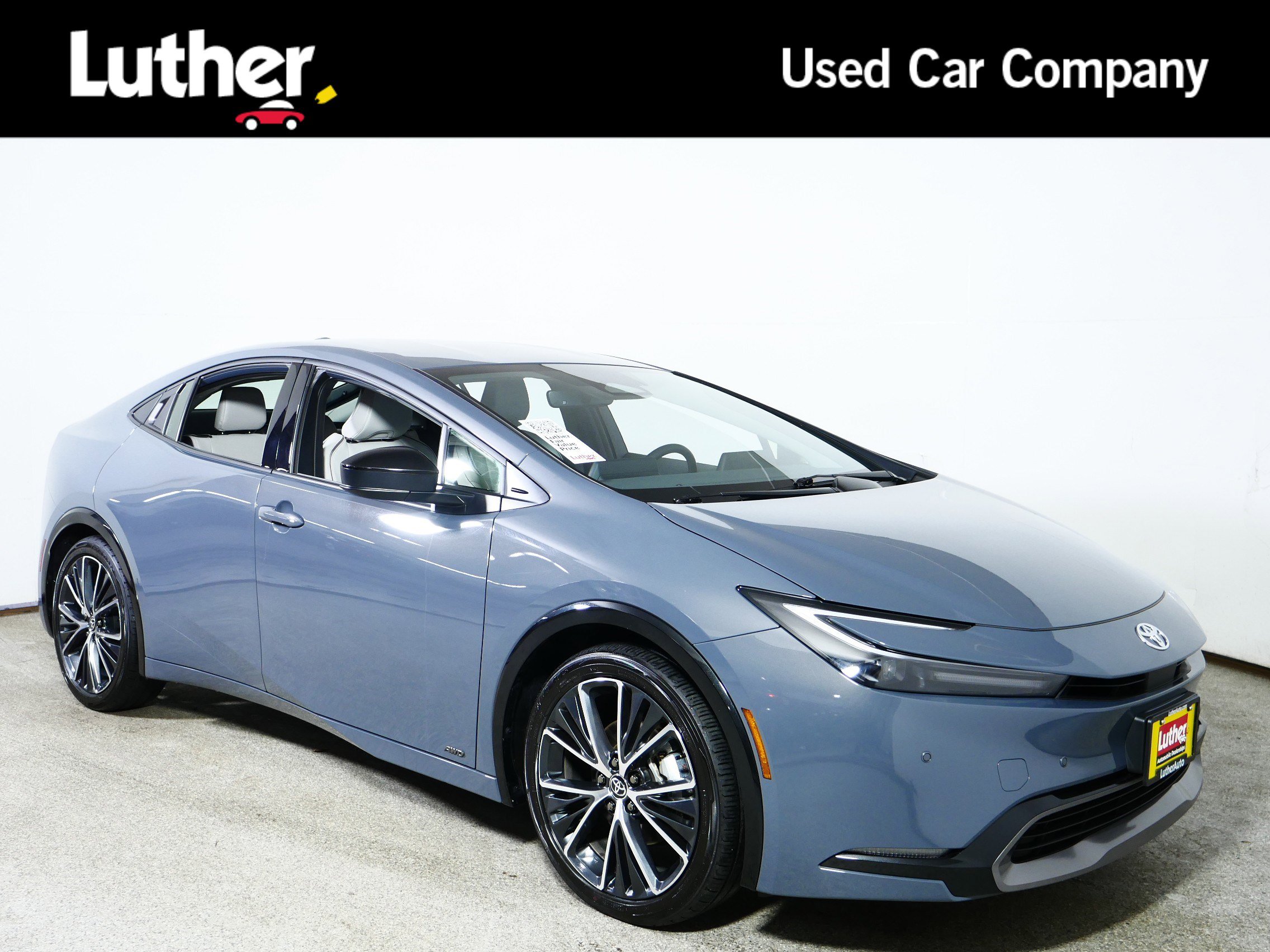 Used 2025 Toyota Prius XLE AWD/4WD image 1