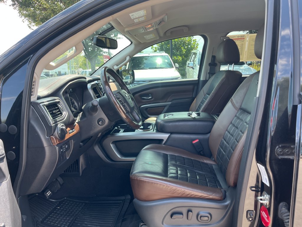 Used 2019 Nissan Titan Platinum Reserve AWD/4WD image 10