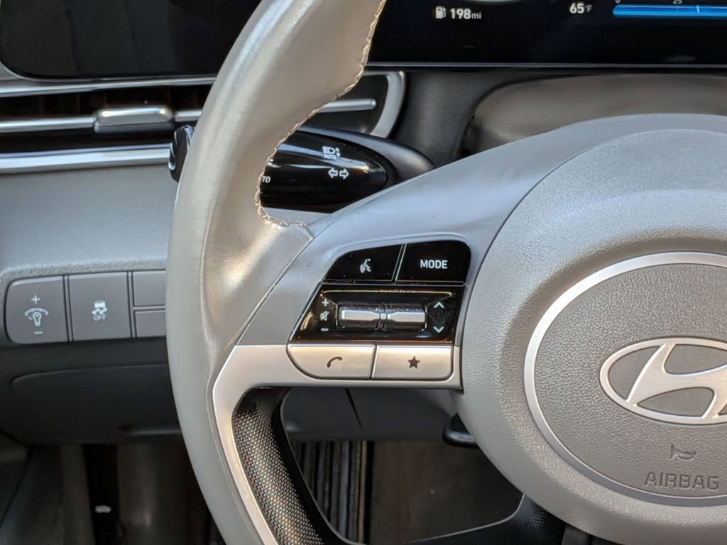 Used 2025 Hyundai Elantra SEL image 23