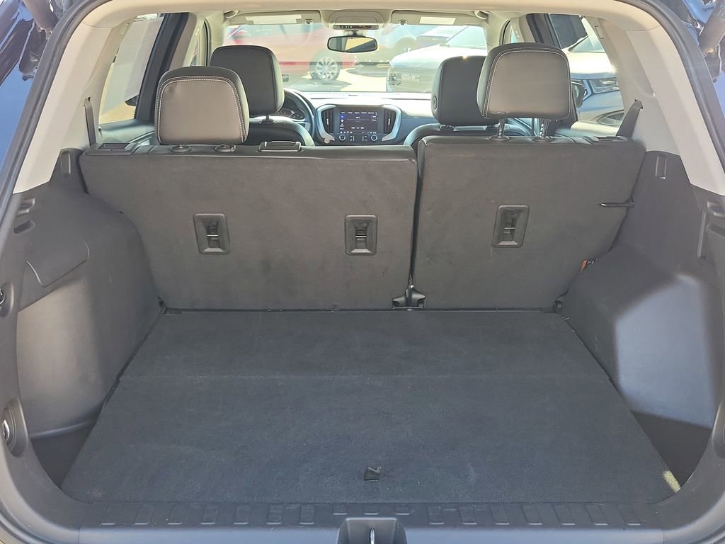 Used 2024 GMC Terrain SLT image 8