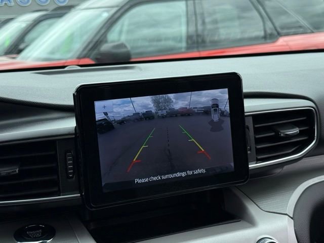 Used 2023 Ford Explorer XLT w/ Equipment Group 202A AWD/4WD image 4