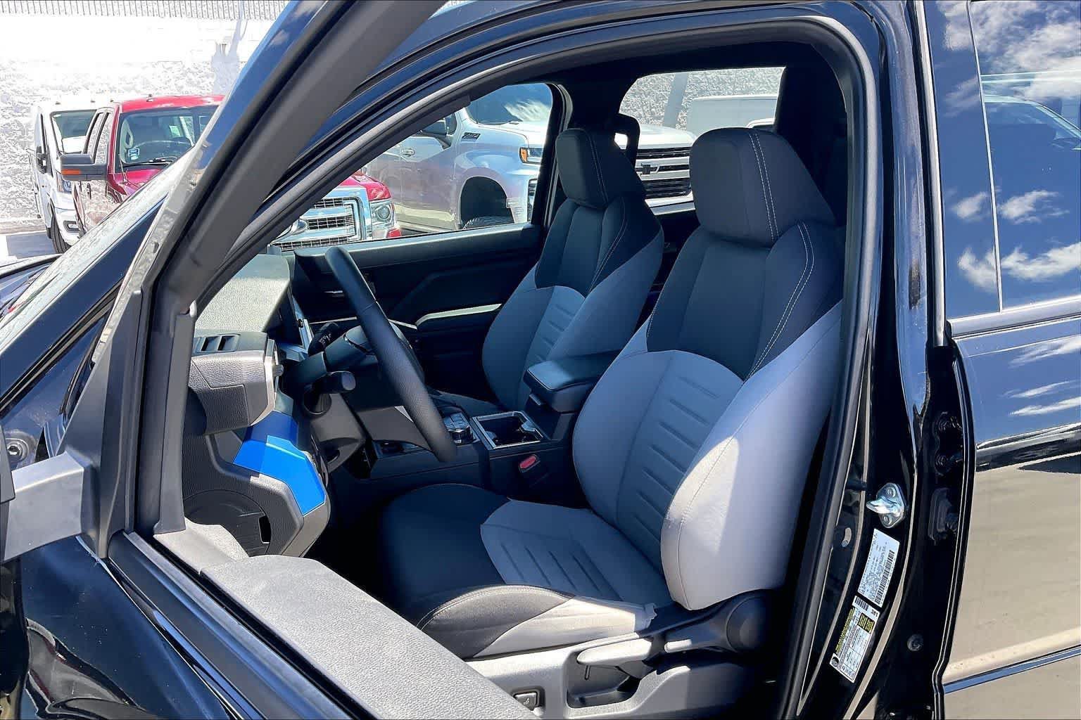 Used 2025 Toyota Tacoma TRD Off-Road AWD/4WD image 11