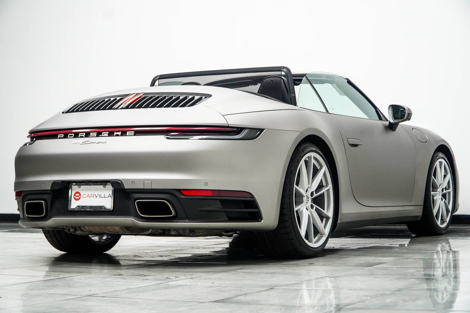 Used 2022 Porsche 911 Carrera w/ Premium Package RWD image 17