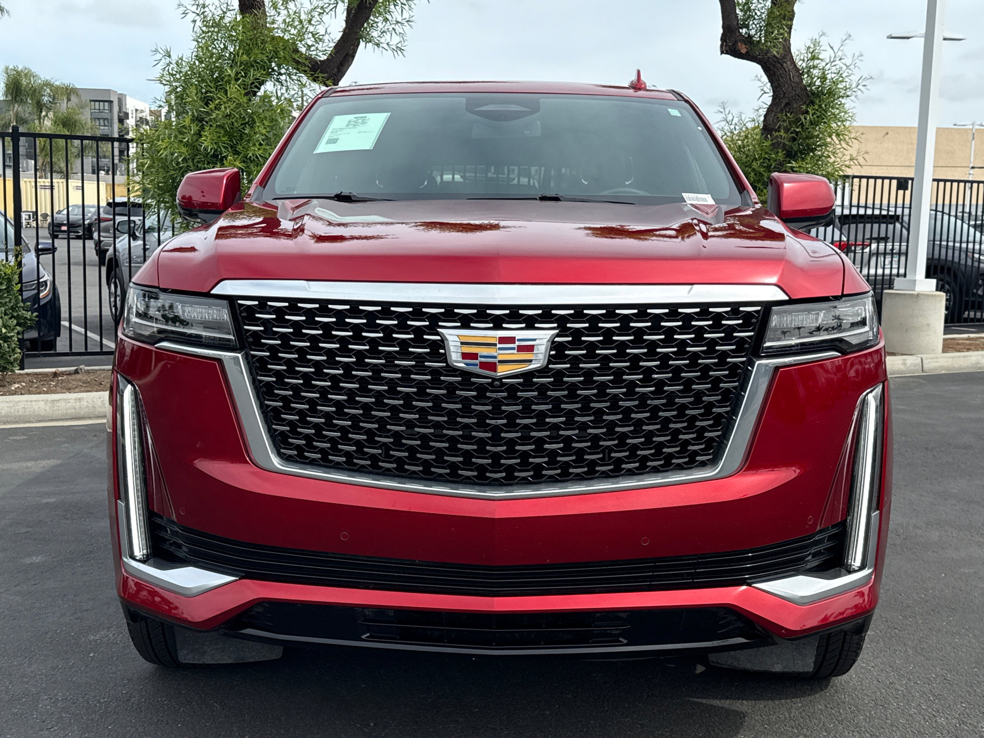 Used 2024 Cadillac Escalade Luxury AWD/4WD image 6