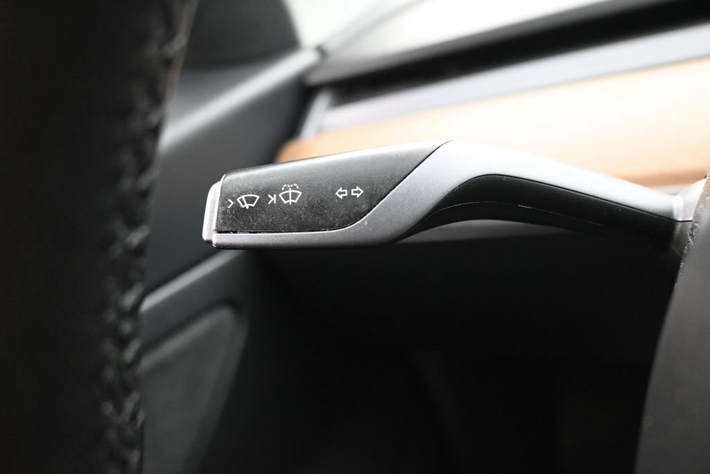 Used 2020 Tesla Model 3 Standard Range Plus RWD image 24