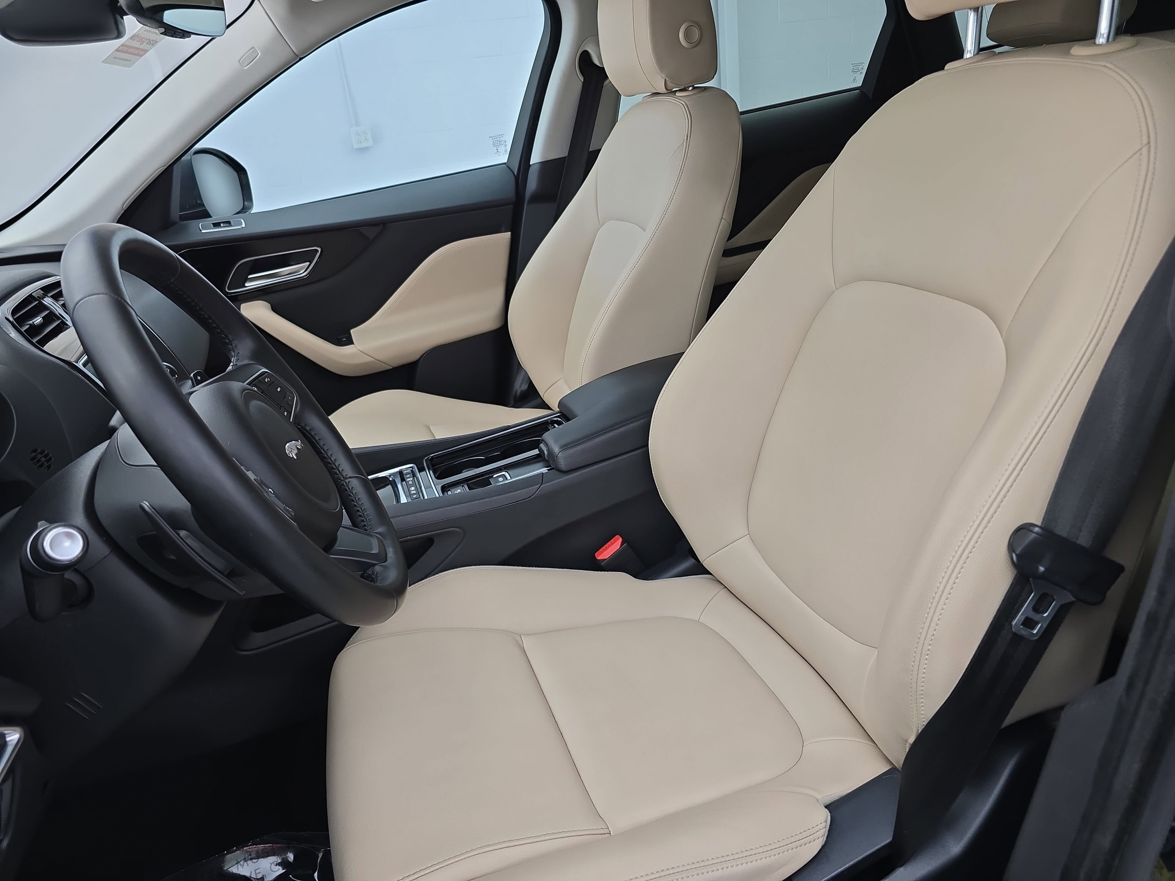 Used 2019 Jaguar F-PACE Premium AWD/4WD image 15