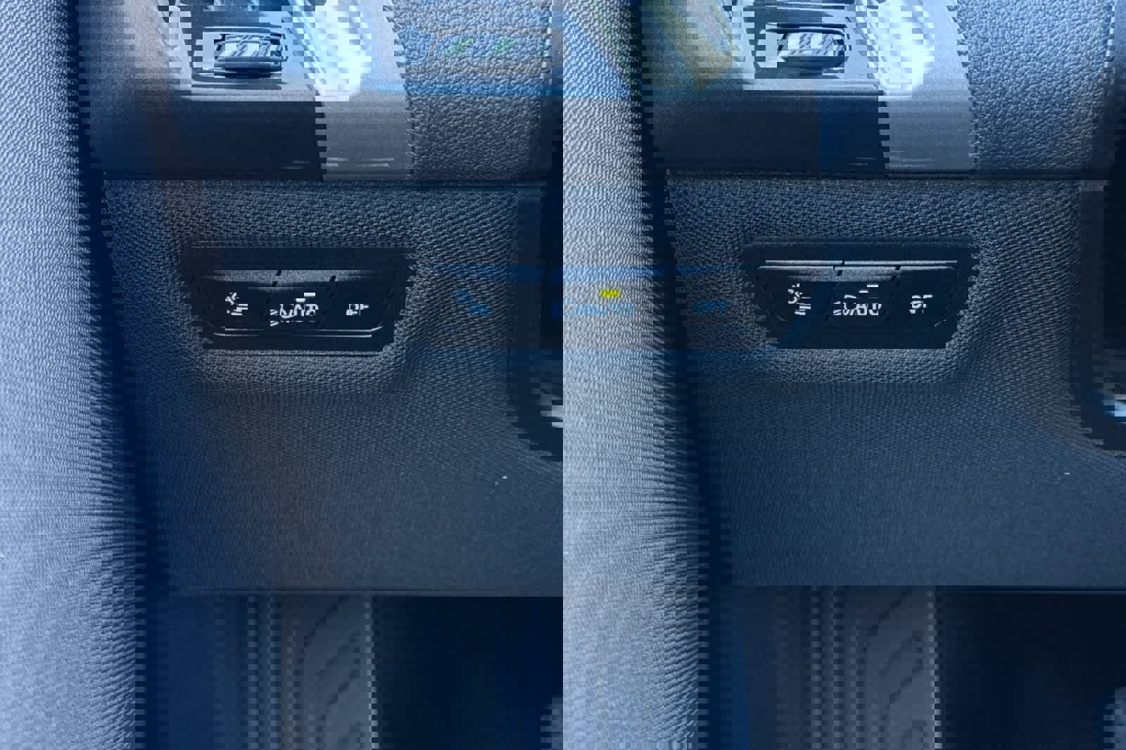 Used 2025 BMW iX xDrive50 image 30