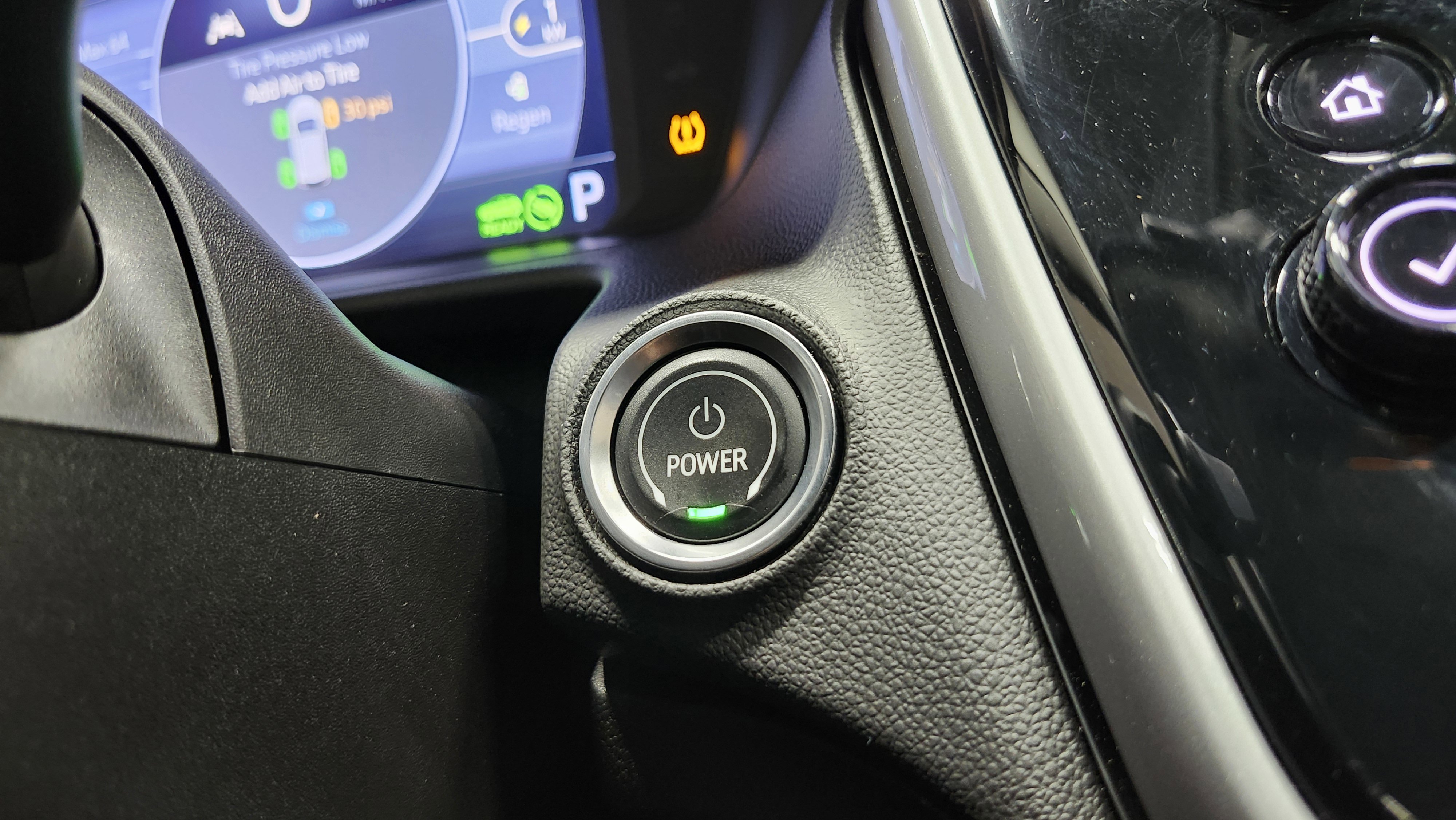 Used 2023 Chevrolet Bolt EUV LT w/ Driver Confidence Package image 7