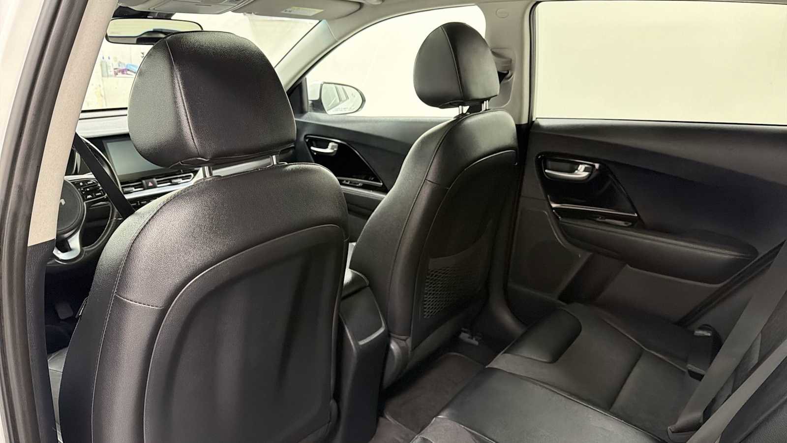 Used 2022 Kia Niro LXS FWD image 25