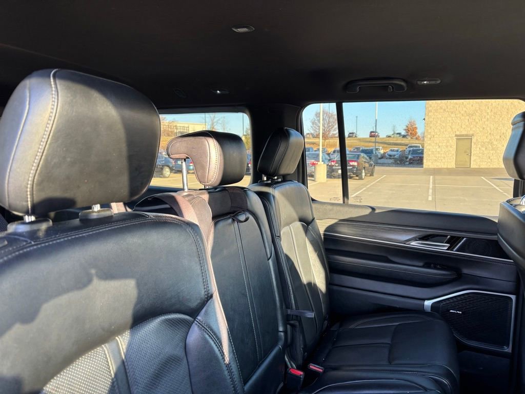 Used 2023 Jeep Wagoneer L Series II image 13