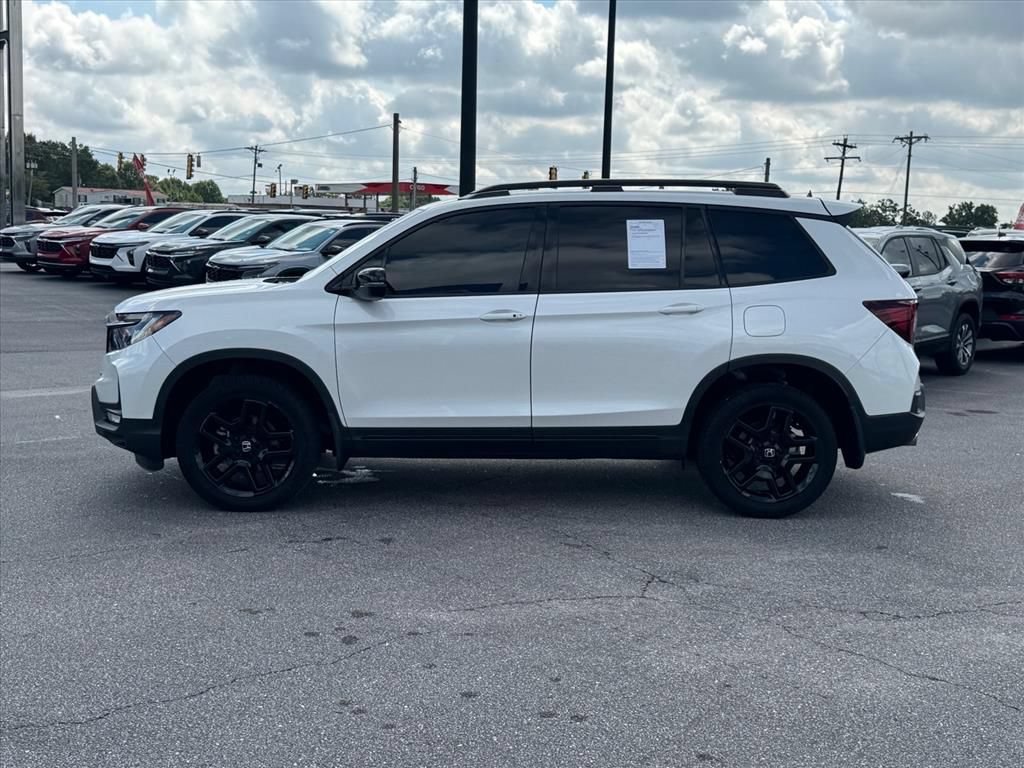 Used 2025 Honda Passport Black Edition image 6