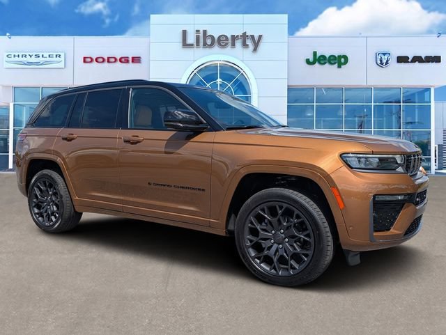 New 2026 Jeep Grand Cherokee Summit w/ Obsidian Package AWD/4WD image 1