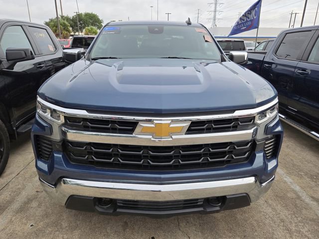 Used 2024 Chevrolet Silverado 1500 LT AWD/4WD image 2