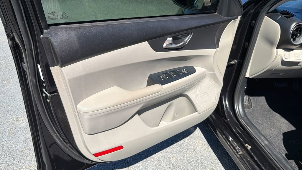 Used 2020 Kia Forte LXS image 11