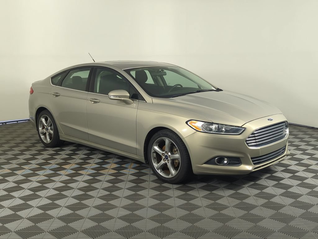 Used 2015 Ford Fusion SE w/ Equipment Group 201A FWD image 9