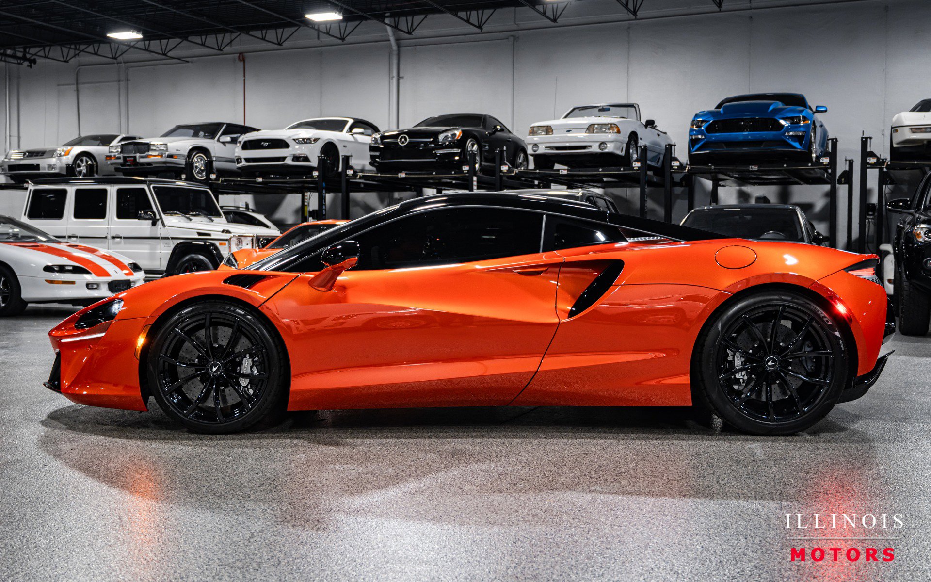 Used 2023 McLaren Artura image 2