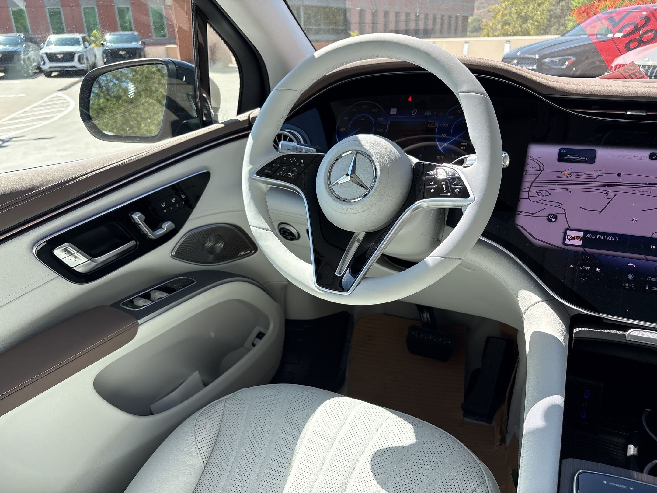 New 2026 Mercedes-Benz EQS 400 4MATIC SUV image 28