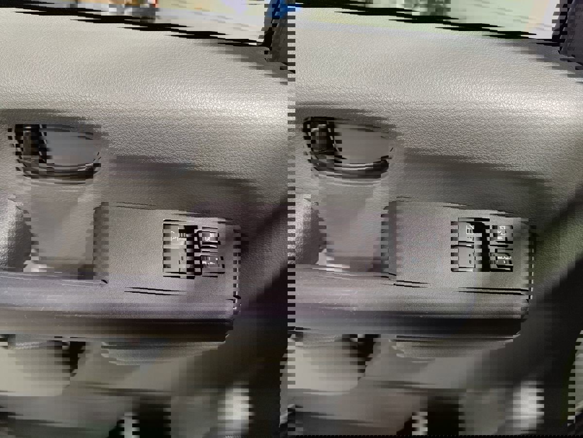 Used 2021 Nissan NV 2500 SV image 22