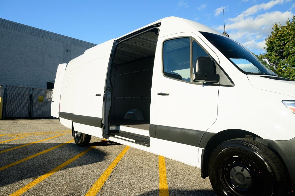 Used 2025 Mercedes-Benz Sprinter 2500 image 15