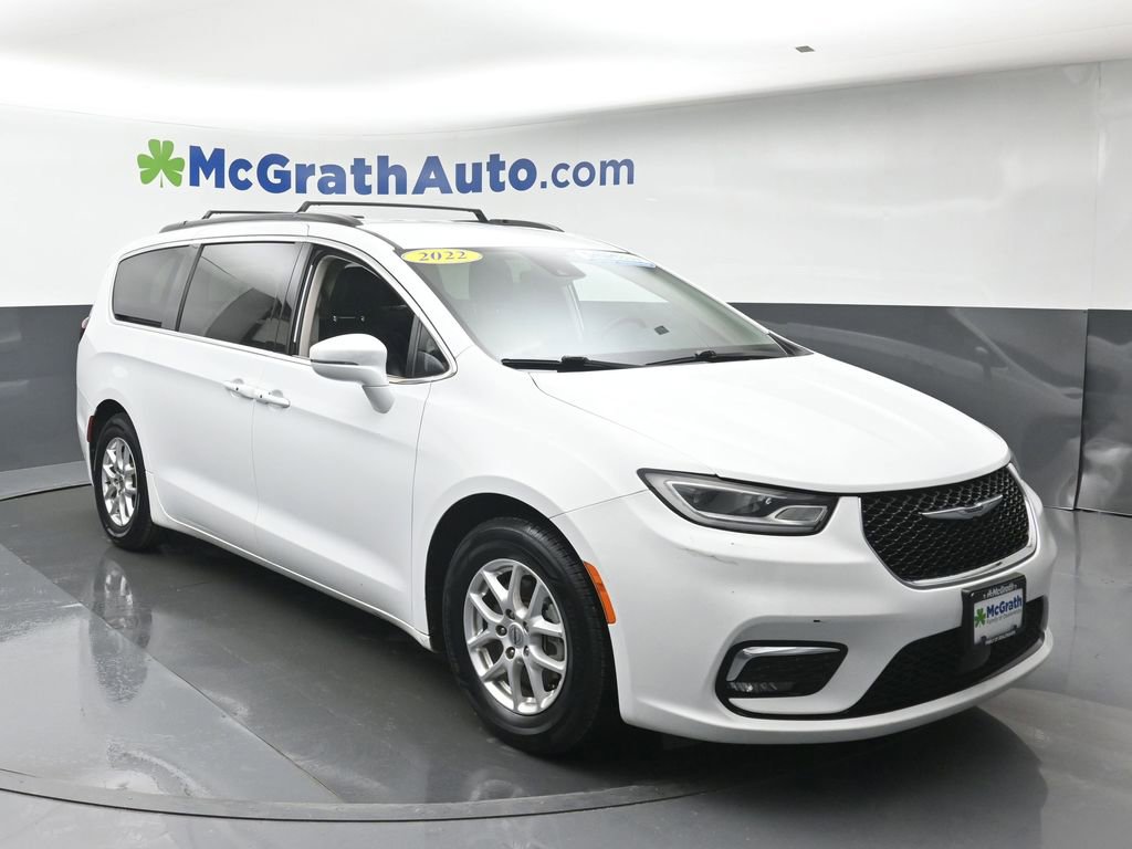 Used 2022 Chrysler Pacifica Touring-L image 2
