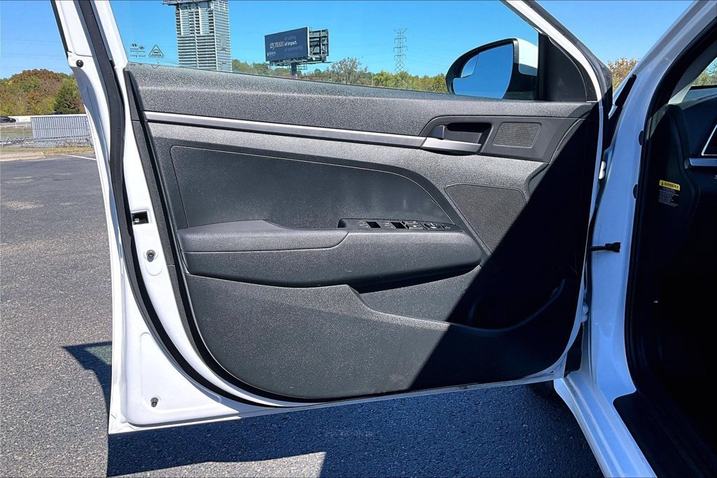 Used 2018 Hyundai Elantra SE FWD image 21