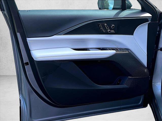 Certified 2025 Cadillac Lyriq Luxury RWD image 18
