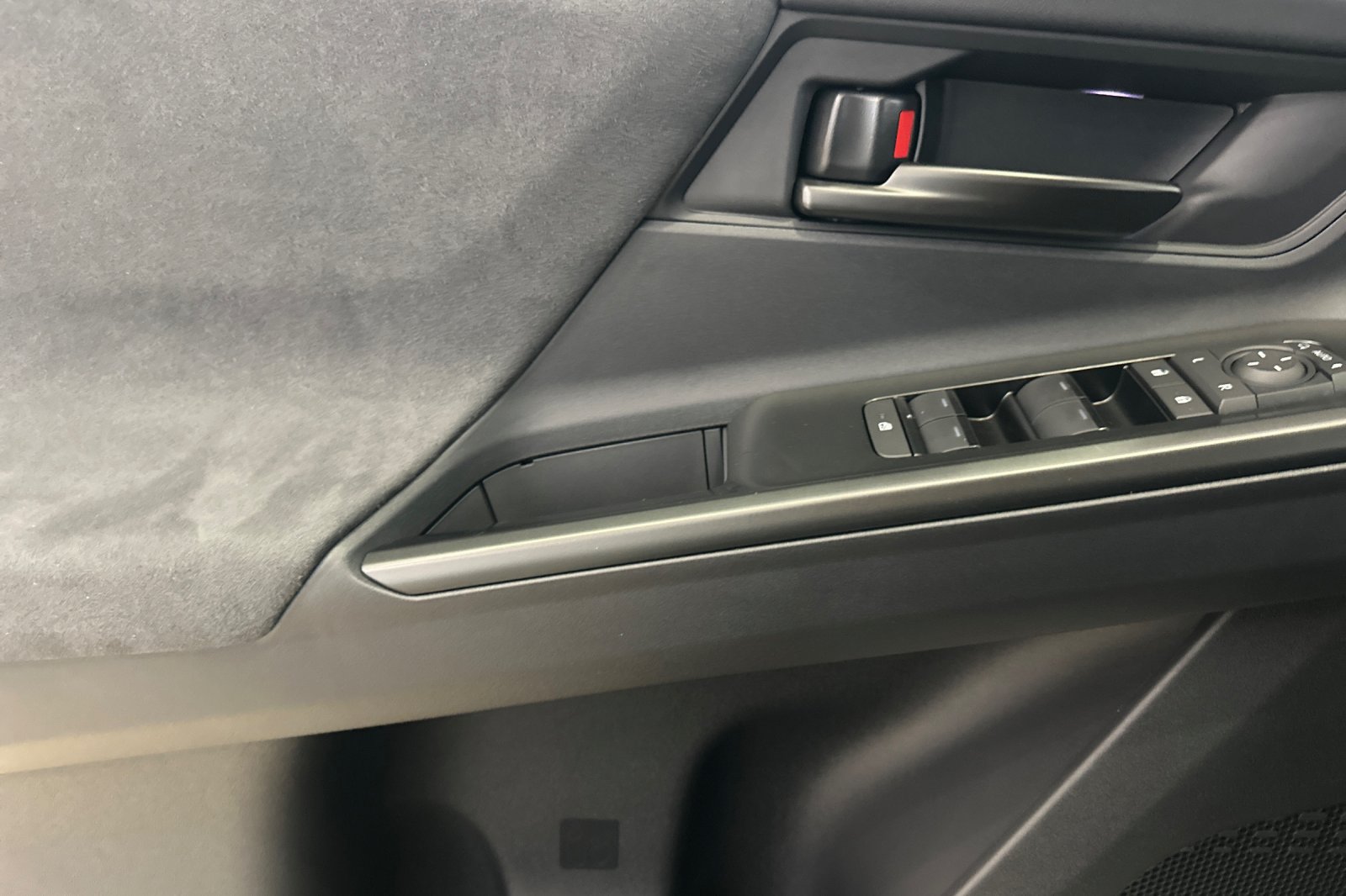 New 2026 Toyota C-HR AWD/4WD image 11