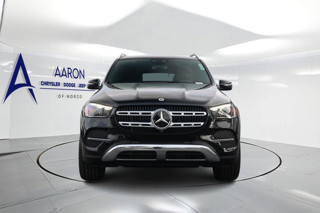 Used 2025 Mercedes-Benz GLE 450e 4MATIC w/ Driver Assistance Package image 4