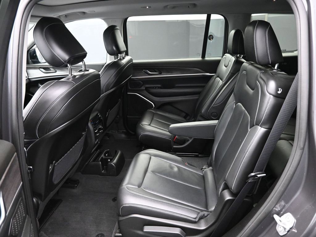 Used 2022 Jeep Grand Cherokee L Limited image 12