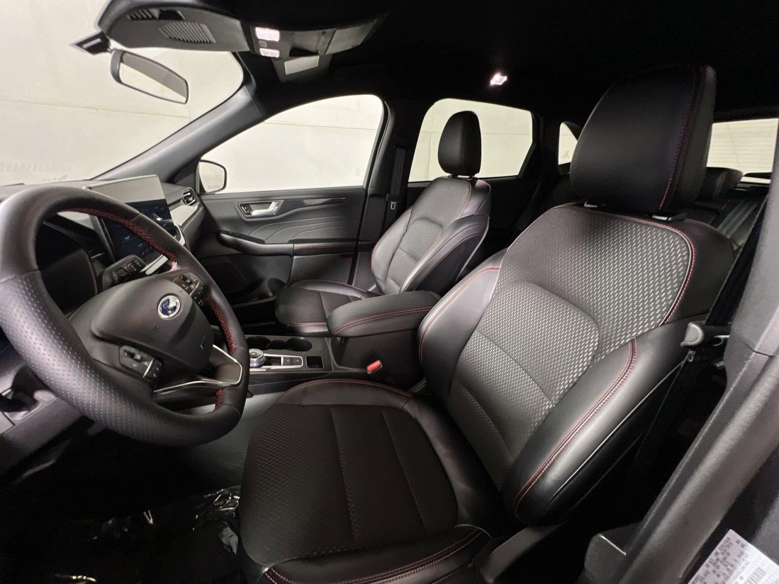 Used 2025 Ford Escape ST-Line Elite w/ Tech Pack #1 image 13