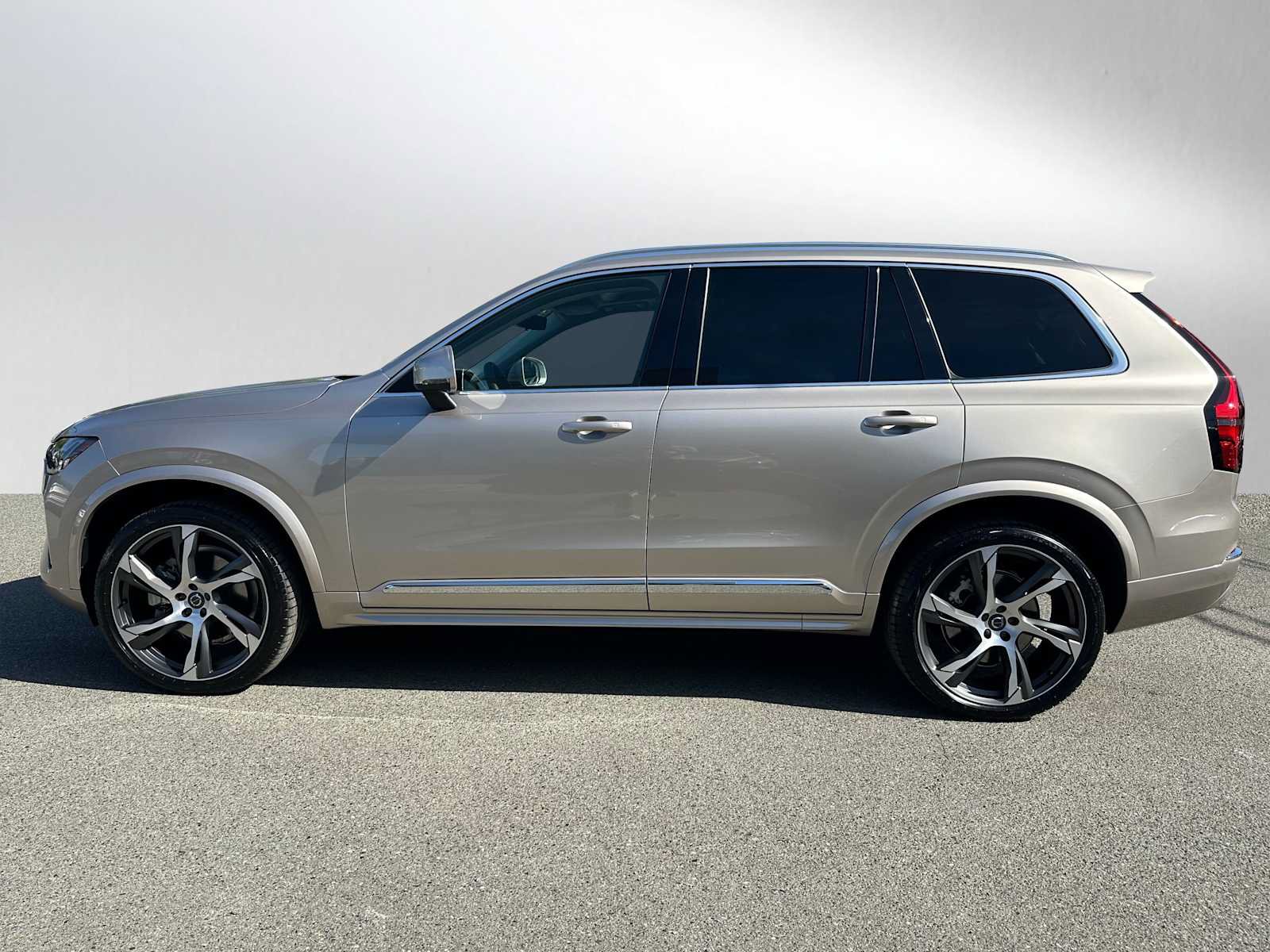 Used 2026 Volvo XC90 B6 Core w/ Protection Package Premier AWD/4WD image 6