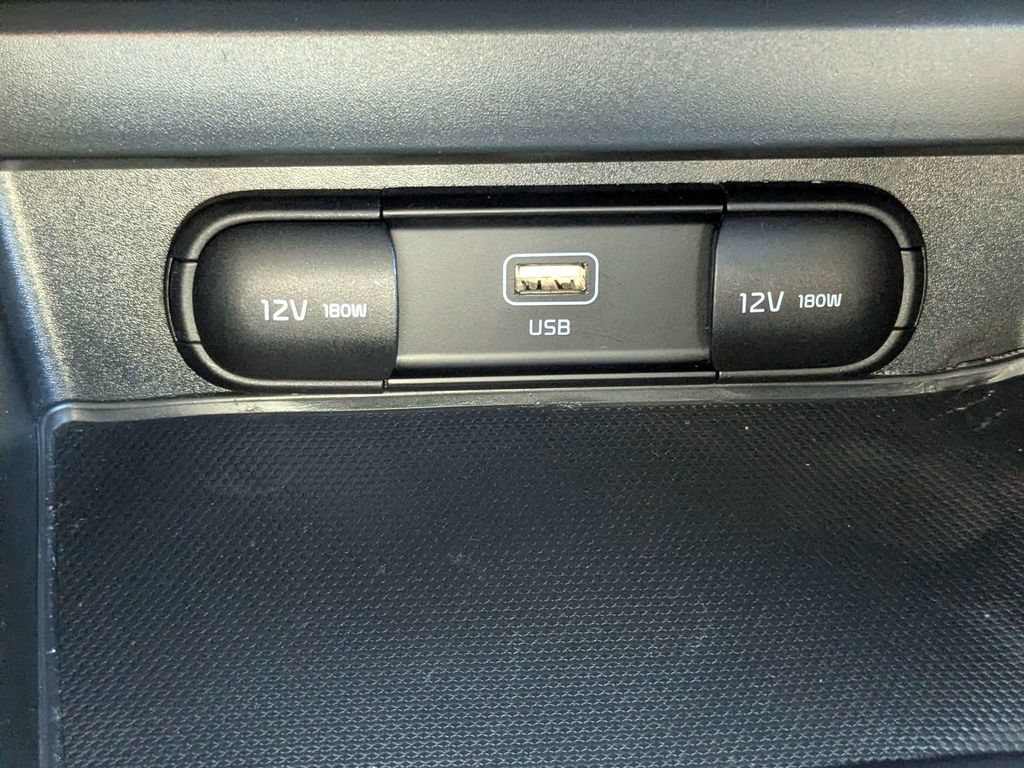 Used 2023 Kia Soul LX w/ Option Group 015 FWD image 23