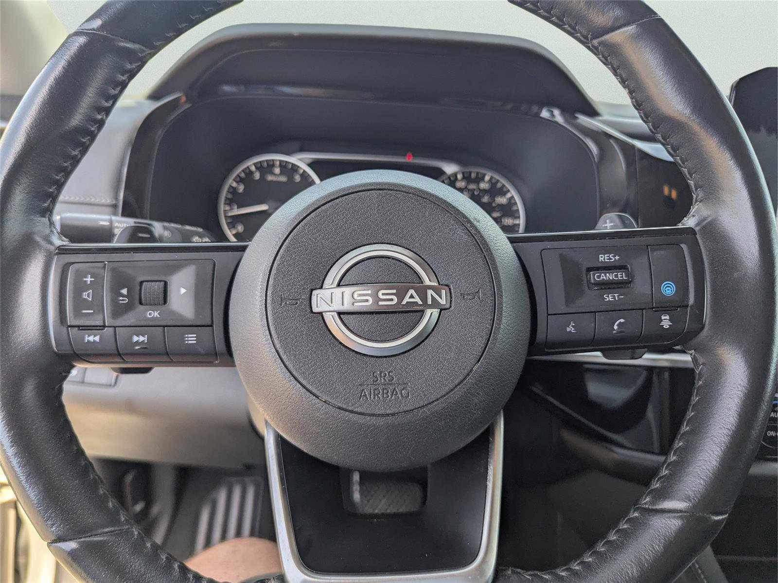 Used 2023 Nissan Pathfinder SL image 32