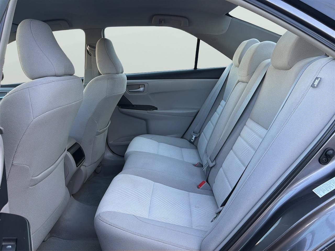 Used 2015 Toyota Camry LE FWD image 16