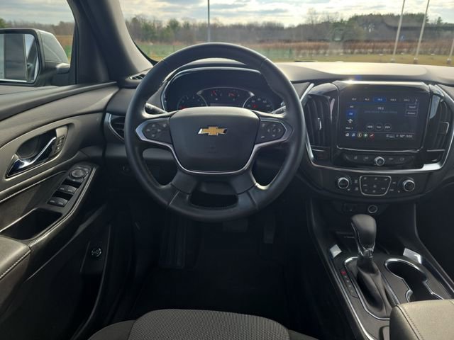 Used 2023 Chevrolet Traverse LT AWD/4WD image 14