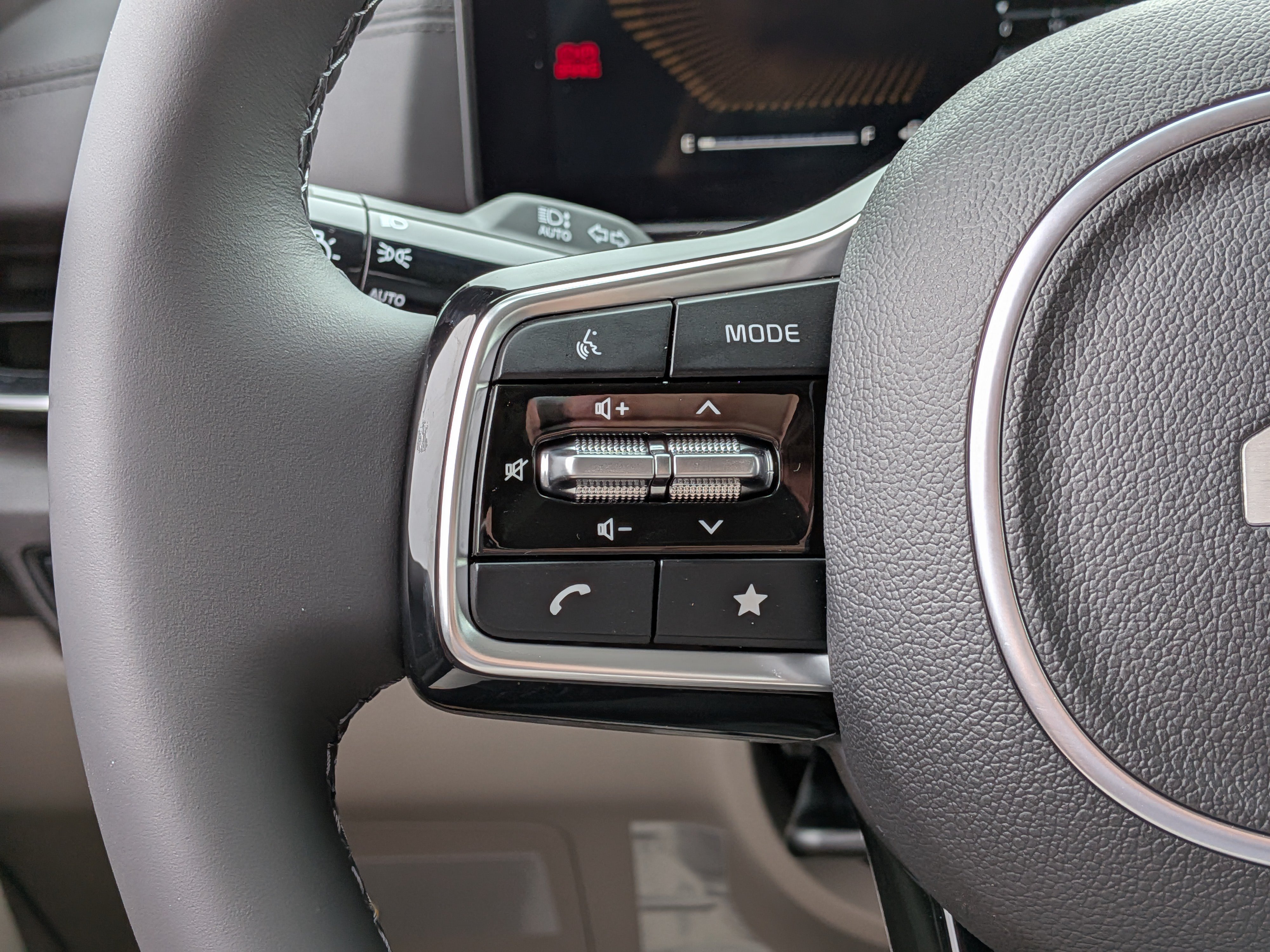New 2026 Kia Carnival EX FWD image 30
