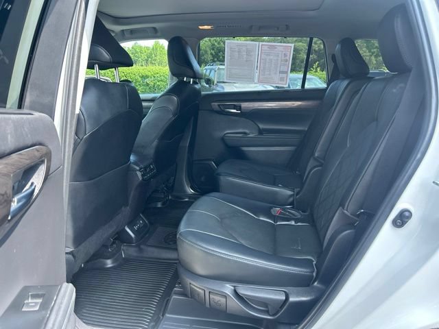 Used 2023 Toyota Highlander Platinum AWD/4WD image 18