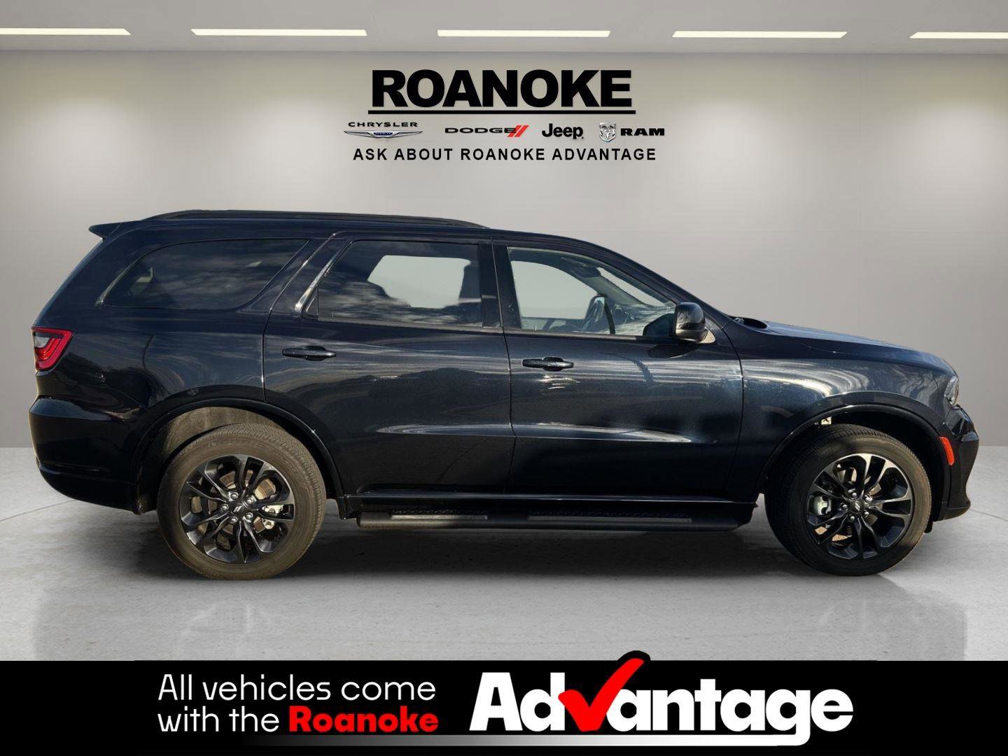 Used 2024 Dodge Durango SXT w/ SXT Blacktop Group image 10
