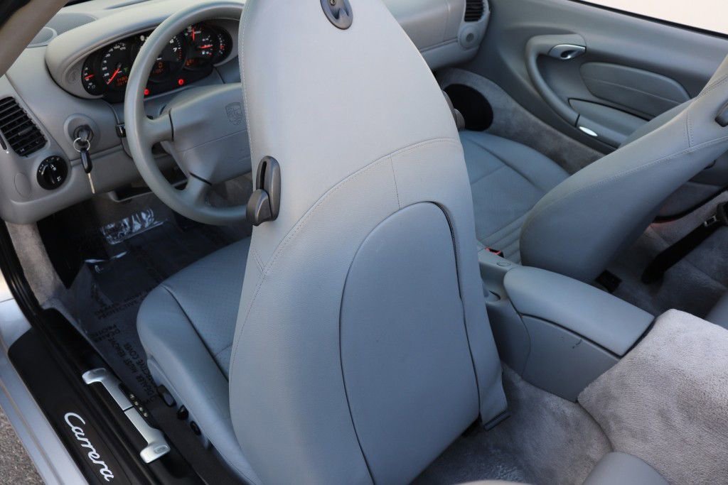 Used 2000 Porsche 911 Cabriolet image 25