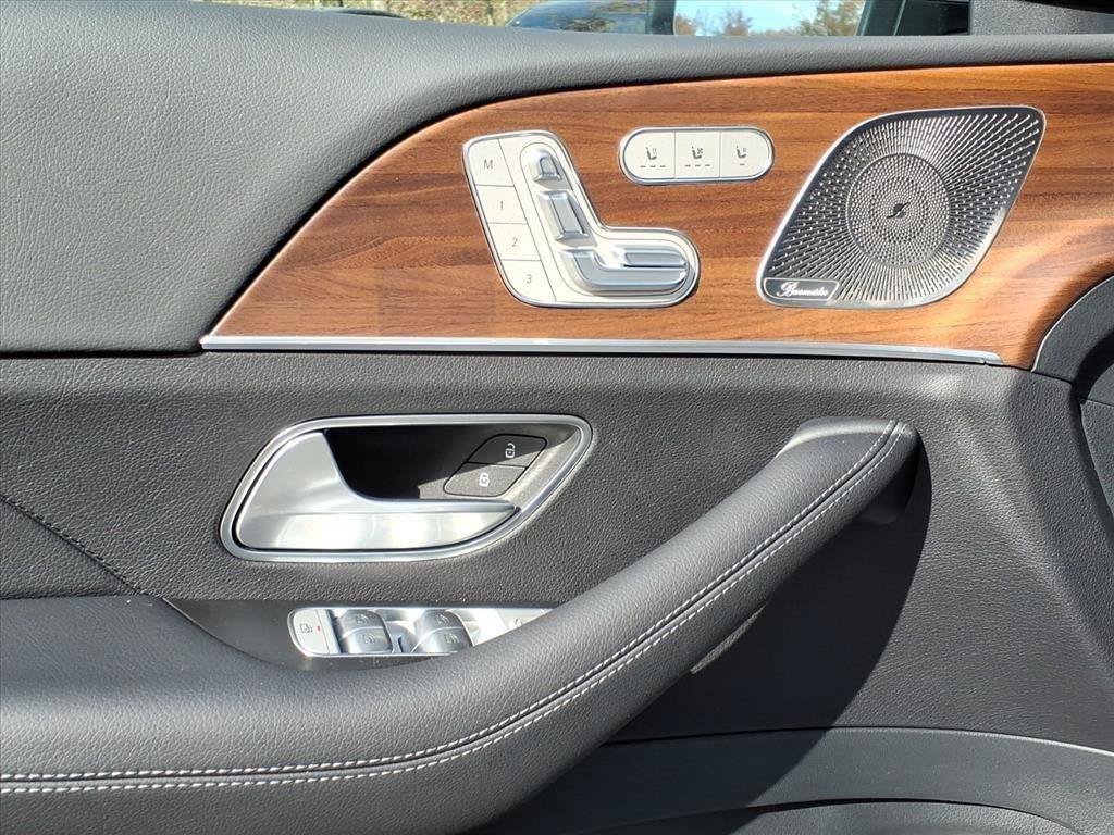 New 2025 Mercedes-Benz GLS 450 4MATIC image 14