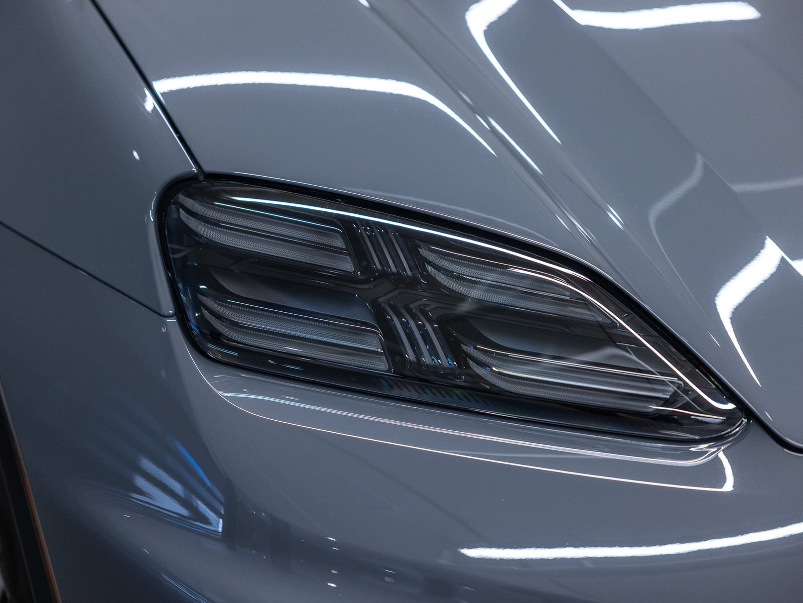 New 2026 Porsche Macan 4 Electric AWD/4WD image 13