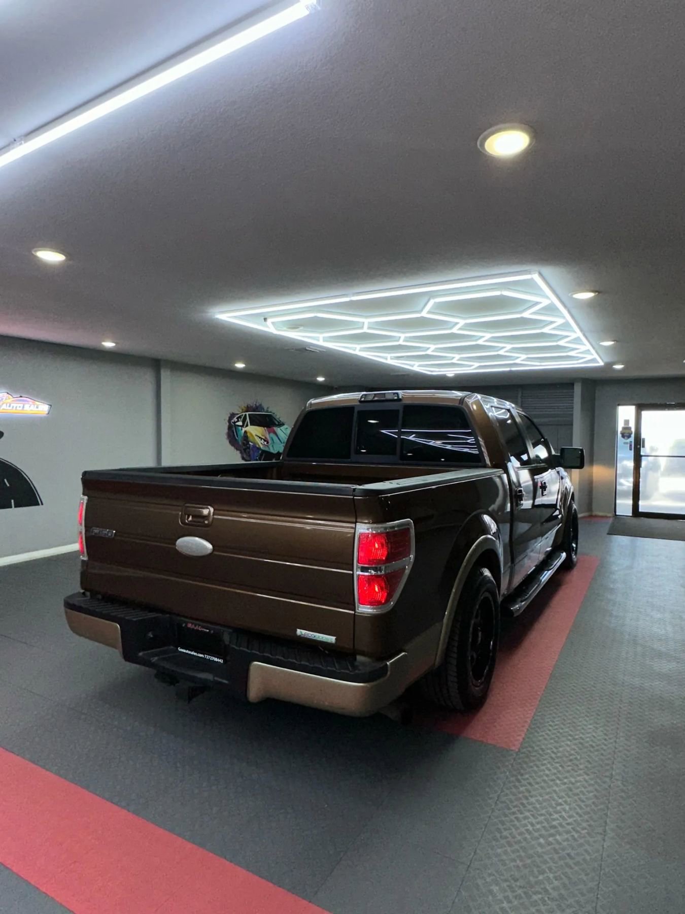 Used 2011 Ford F150 Lariat RWD image 6