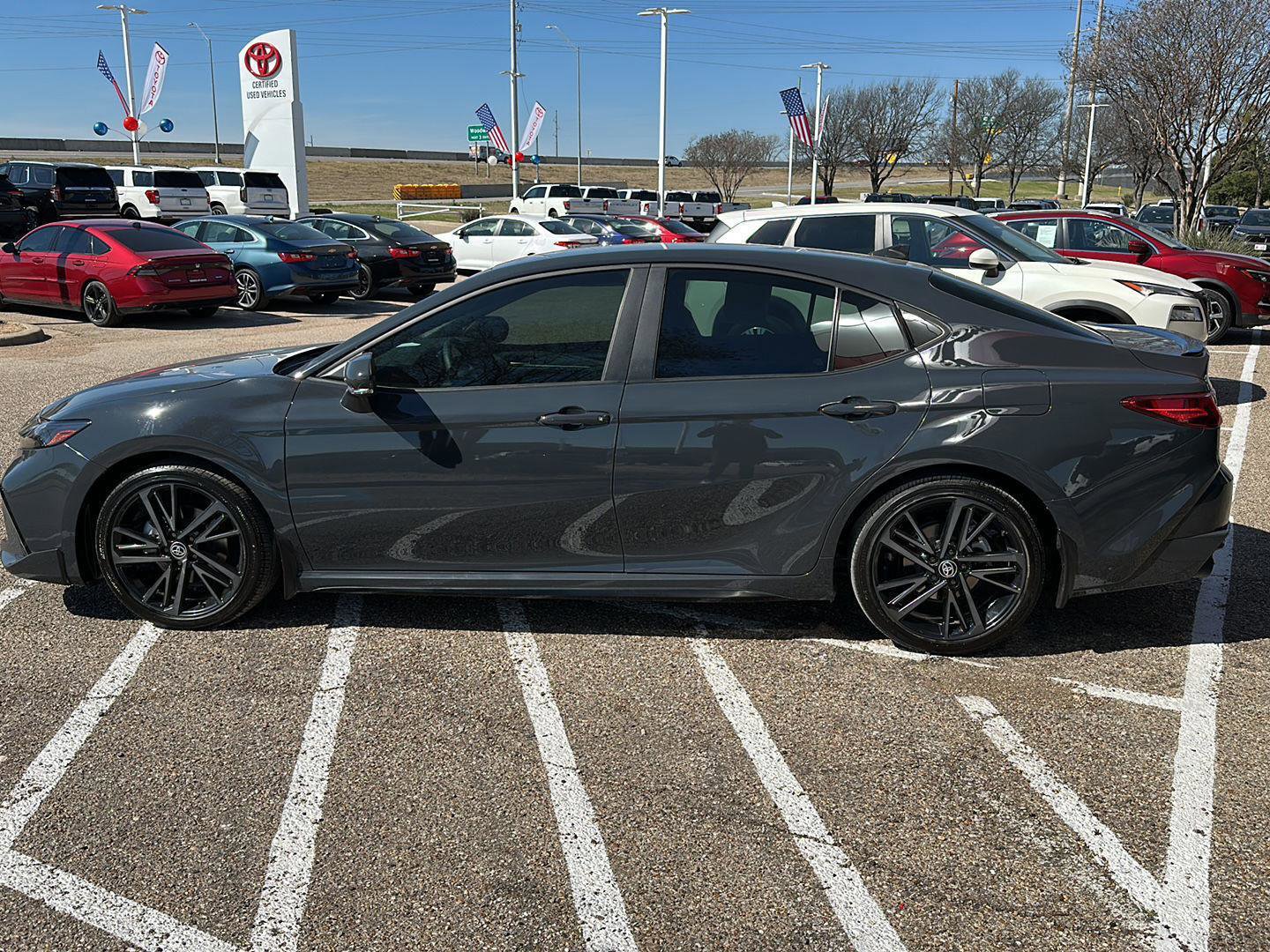 Used 2025 Toyota Camry XSE FWD image 6