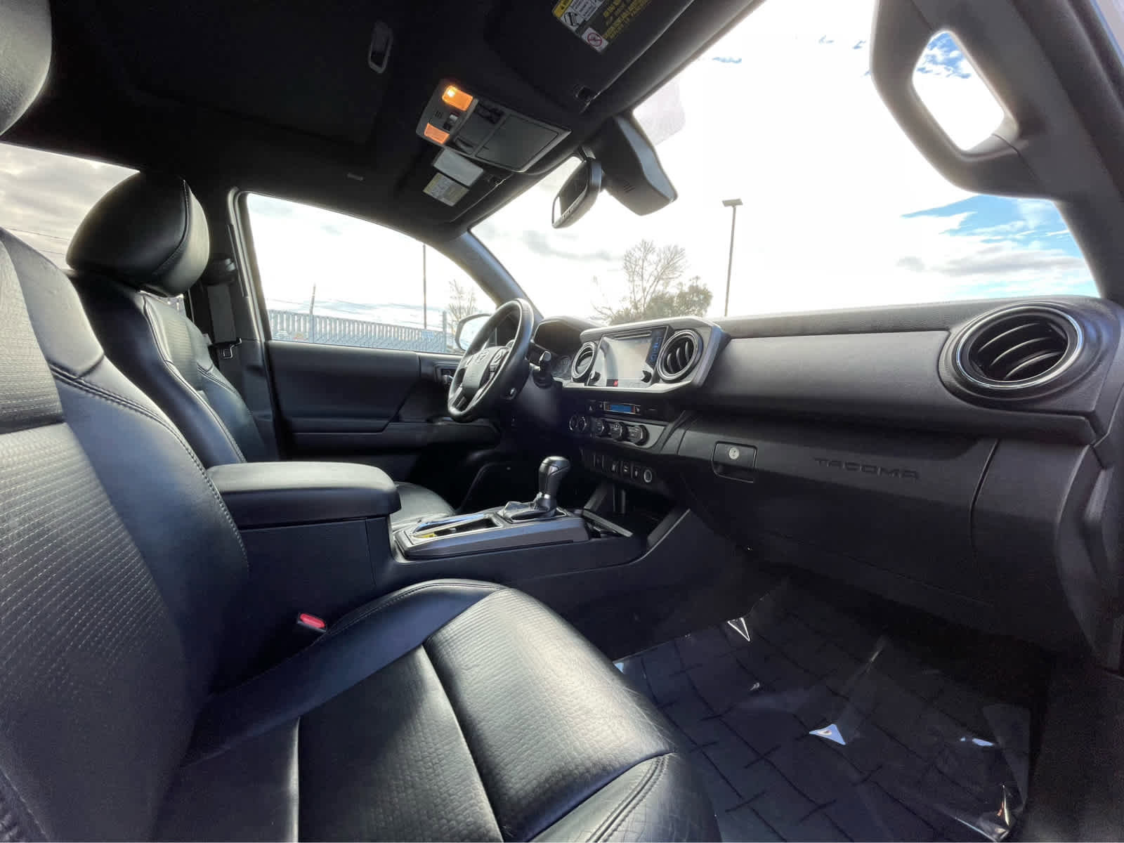 Used 2019 Toyota Tacoma TRD Sport image 28