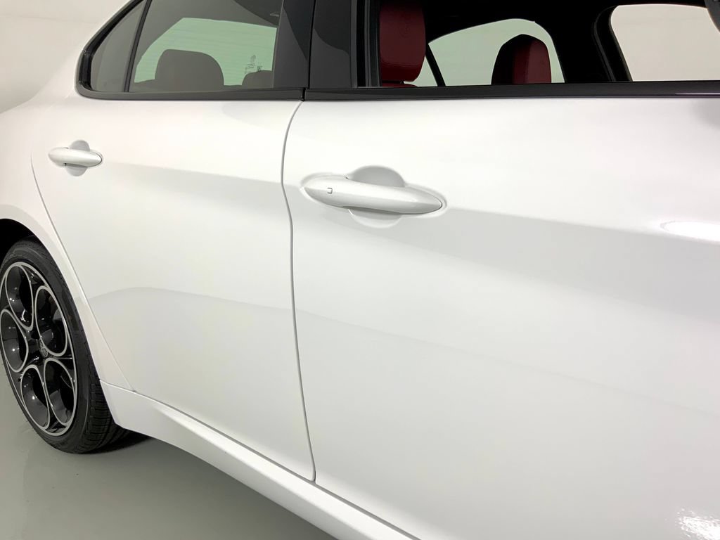 New 2026 Alfa Romeo Giulia AWD image 4