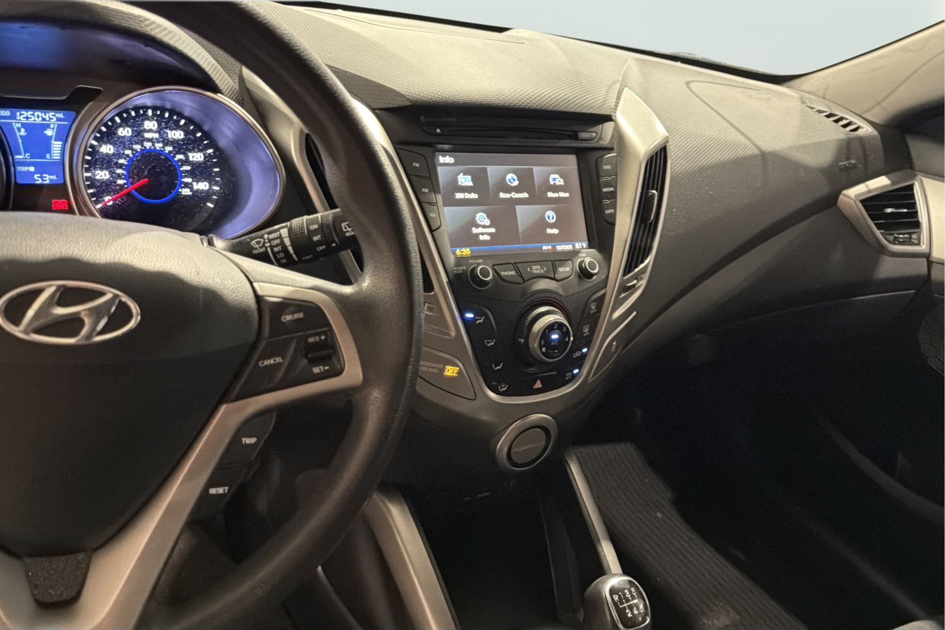 Used 2014 Hyundai Veloster FWD image 15
