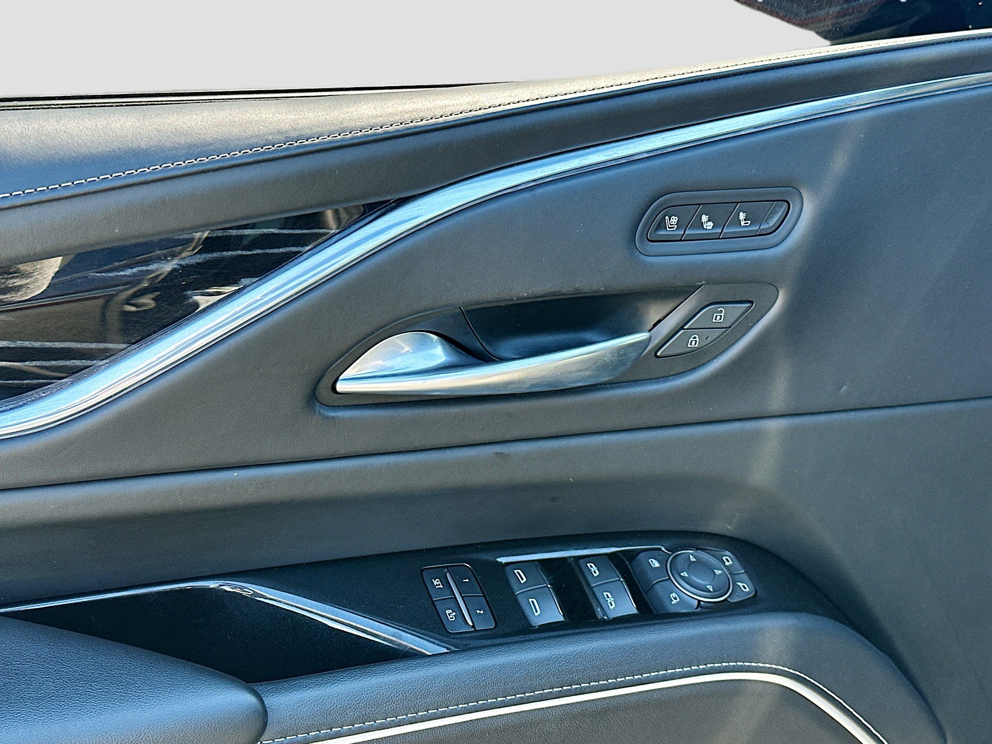 Used 2023 Cadillac Escalade V w/ LPO, Floor Liner Package image 18